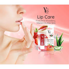 YC Fruity Shine Strawberry Lip Balm-3.8 g
