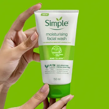 SIMPLE MOITURISING FACIAL WASH B5+E-150ML